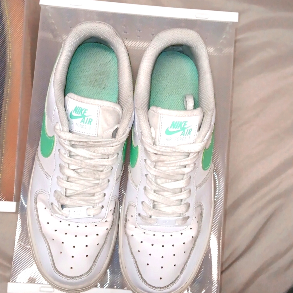 Wmns AF1 size 8